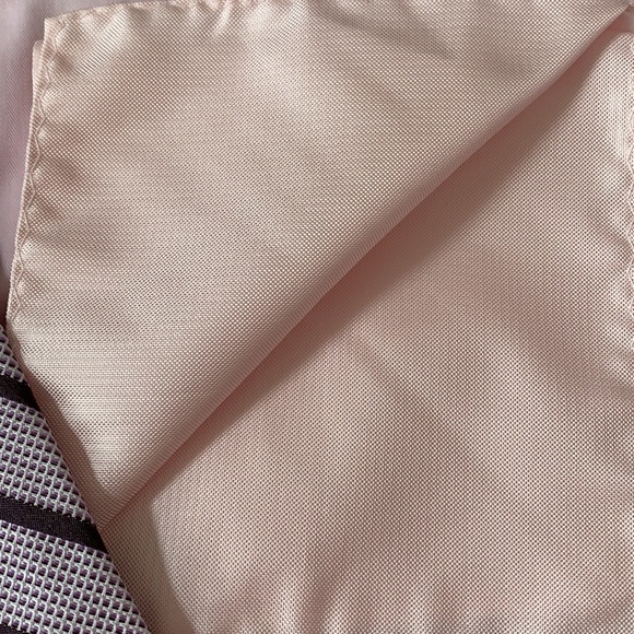 Dress shirt with tie and handkerchief. - Picture 2 of 4